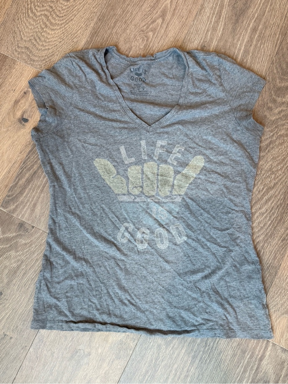 Life is Good Women's vintage Gray V-Neck Graphic Tee 100% cotton